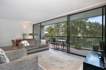 Surry Hills 1 Bedroom Apartment ADEL1 - Sydneys Hotel 4