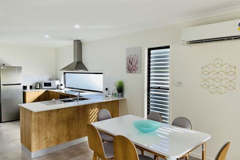 WHITSUNDAY Spacious & Comfortable Moments From Picturesque Boardwalk - Sydneys Hotel 6