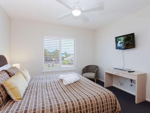 Oaks Pacific Blue 278 265 Sandy Point Road - Sydneys Hotel 3
