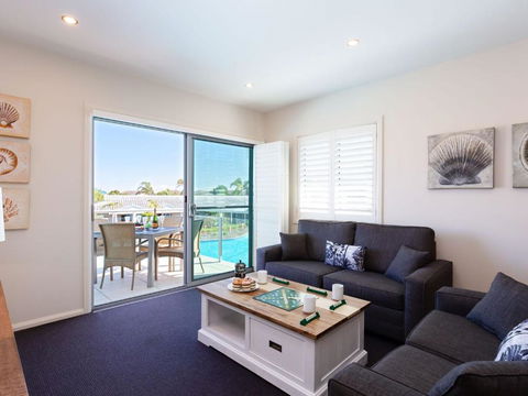 Oaks Pacific Blue 278 265 Sandy Point Road - Sydneys Hotel 4