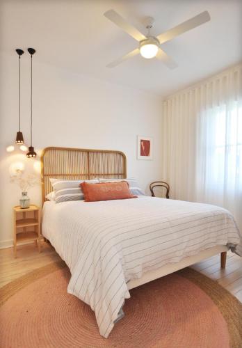 Pine At Arlos Refined Luxury In Glenelg - Sydneys Hotel 4