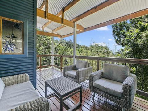 Jonnies 134 Tramican Street - Sydneys Hotel 2