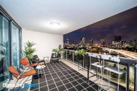 3br Stylish Apt CBD River & City Views SpaSaunaPoolWIFINetflix - Sydneys Hotel 0
