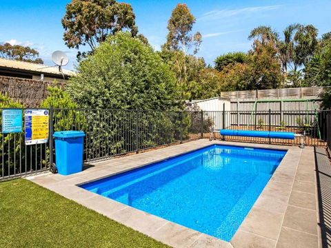 A Perfect Ten - Sydneys Hotel 1