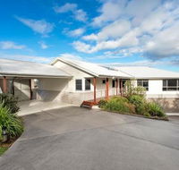 Coastal Retreat - Sydneys Hotel
