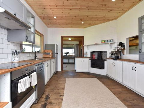 Soldiers Cottage Picturebook Vineyard Home - Sydneys Hotel 1