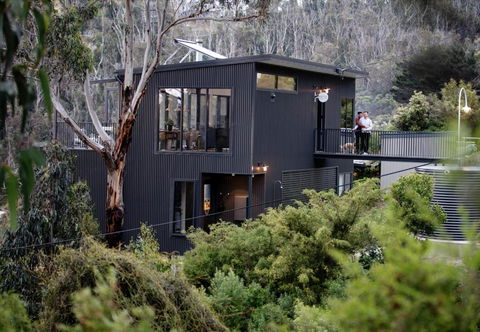 Months & Seasons Momentary Escapes Beach House - Sydneys Hotel 5
