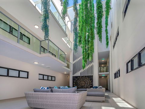 Apartment Near City On Lake 3 - Sydneys Hotel 3