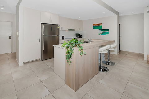 Apartment Near City On Lake 3 - Sydneys Hotel 6