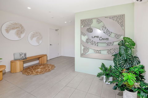 Apartment Near City On Lake 3 - Sydneys Hotel 0