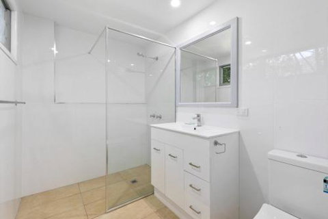 130 Tramican Street (Fishtails) - Sydneys Hotel 6