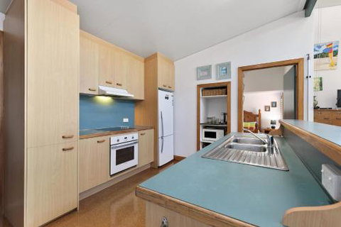 130 Tramican Street (Fishtails) - Sydneys Hotel 5
