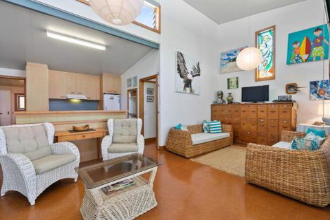 130 Tramican Street (Fishtails) - Sydneys Hotel 1
