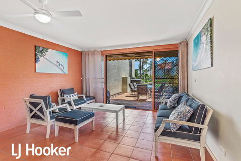 Amazing Waterfront Location Pool Beach Water Views Tropical Gardens - Sydneys Hotel 3