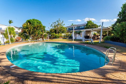 Treat Yourself To Something Special! - Sydneys Hotel 2