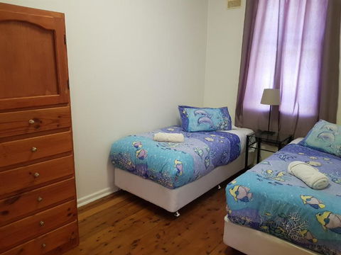 Accommodation Sydney Frenchs Forest 3 Bedroom House With Large Outdoor Entertainment Area & Onsite Parking - Sydneys Hotel 6