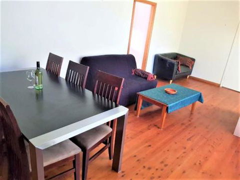 Accommodation Sydney Frenchs Forest 3 Bedroom House With Large Outdoor Entertainment Area & Onsite Parking - Sydneys Hotel 1