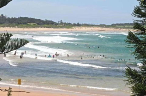 Accommodation Sydney Frenchs Forest 3 Bedroom House With Large Outdoor Entertainment Area & Onsite Parking - Sydneys Hotel 3