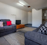 Underwood Road 62 - Sydneys Hotel