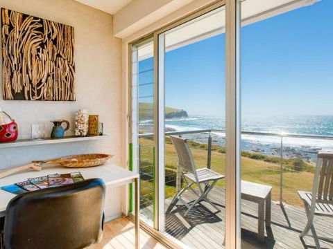 PENZANCE Gerroa Beachfront To Shelley Beach & 4pm Check Out Sundays - Sydneys Hotel 0