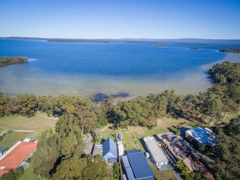 SORRENTO LAKESIDE Sanctuary Point 4pm Check Out Sundays - Sydneys Hotel 0