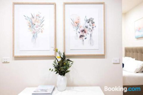 Flinders Lane Melbourne Apartment By Ready Set Host - Sydneys Hotel 5