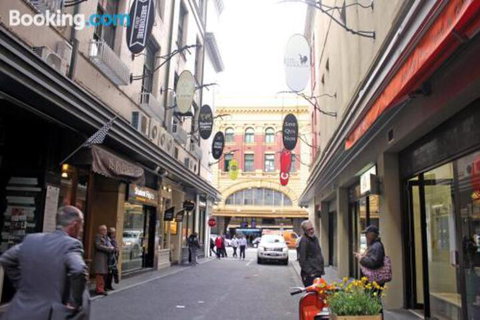 Flinders Lane Melbourne Apartment By Ready Set Host - Sydneys Hotel 1