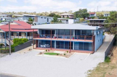 Almonta Apartments On The Water Front - Sydneys Hotel 0