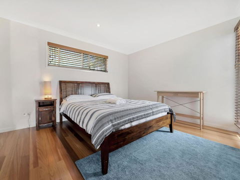 Drift Beach House - Sydneys Hotel 4