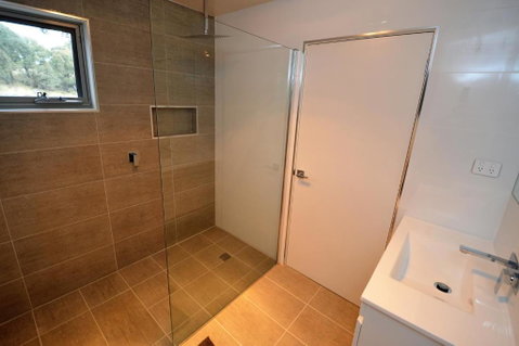 Iron Bark Chalet - Sydneys Hotel 3
