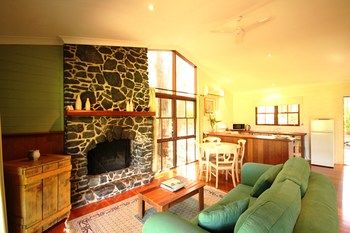 Galnyamba.Friday Creek Retreat - Sydneys Hotel 1