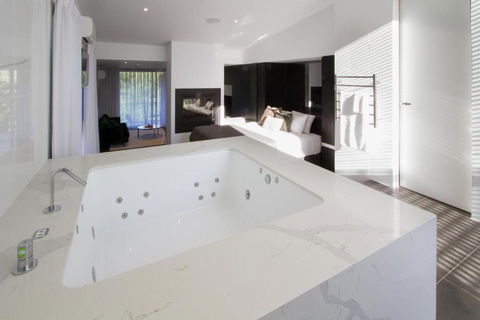 Hepburn Springs Escape Villa 7 - Sydneys Hotel 2