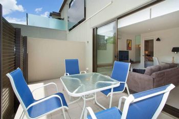 St Kilda Gardens Executive Living - Sydneys Hotel 1