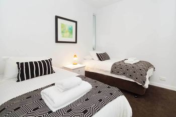 Location Views & Style - Sydneys Hotel 1