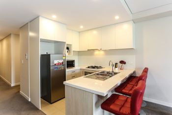 Spacious Apartment At Waitara - Sydneys Hotel 5