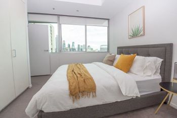 Melbourne City Apartment With Parking - Sydneys Hotel 6