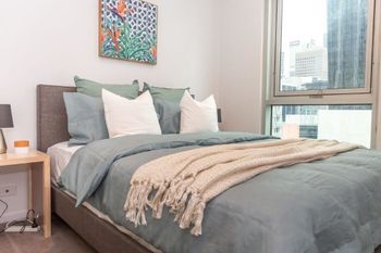 Melbourne City Apartment With Parking - Sydneys Hotel 2