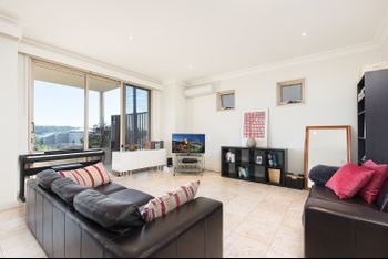Stylish 2 Bdr Overlooking Parsley Bay H379 - Sydneys Hotel 0