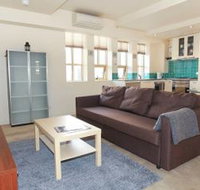 2 beds 2 baths FREE car park. Behind State Library