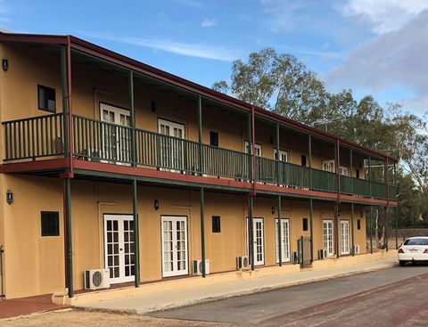 Settlers Hotel York - Sydneys Hotel 0