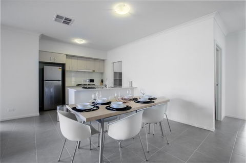 Big Family Fun@ 4 Bedrooms House In Point Cook - Sydneys Hotel 2