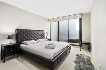 Roomerang At Istana 5 - Sydneys Hotel 1