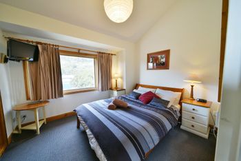 Mountain Vista 4 - Sydneys Hotel 4