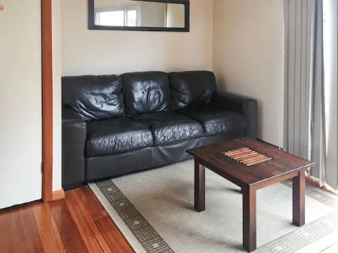 Home Near Shops & Beach - Sydneys Hotel 2