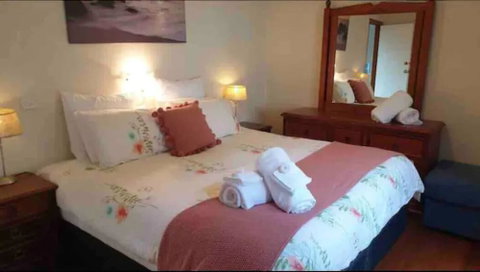 Home Near Shops & Beach - Sydneys Hotel 1