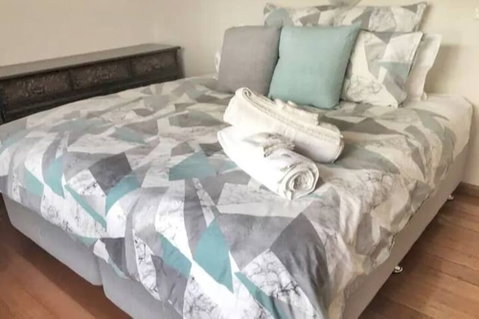 Home Near Shops & Beach - Sydneys Hotel 1