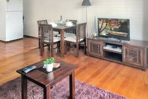 Home Near Shops & Beach - Sydneys Hotel 6