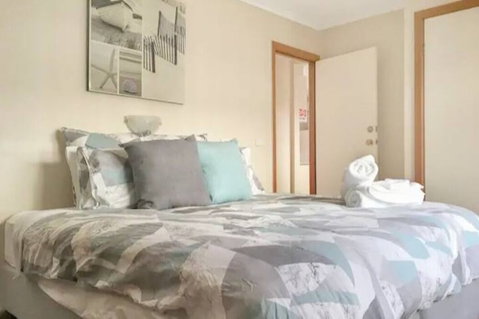 Home Near Shops & Beach - Sydneys Hotel 2