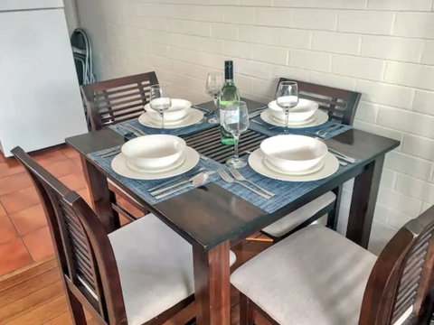 Home Near Shops & Beach - Sydneys Hotel 3