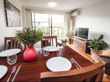 Potts Point Springfield Avenue (I) - Sydneys Hotel 5